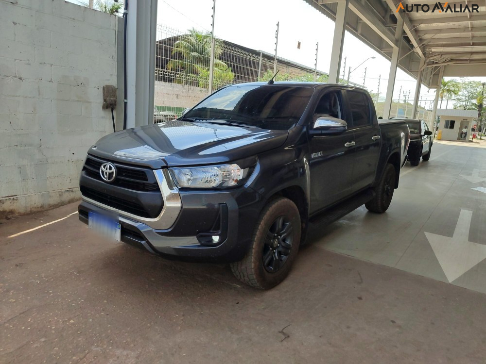 TOYOTA HILUX 2.8 D-4D TURBO DIESEL CD SR 4X4 AUTOMÁTICA