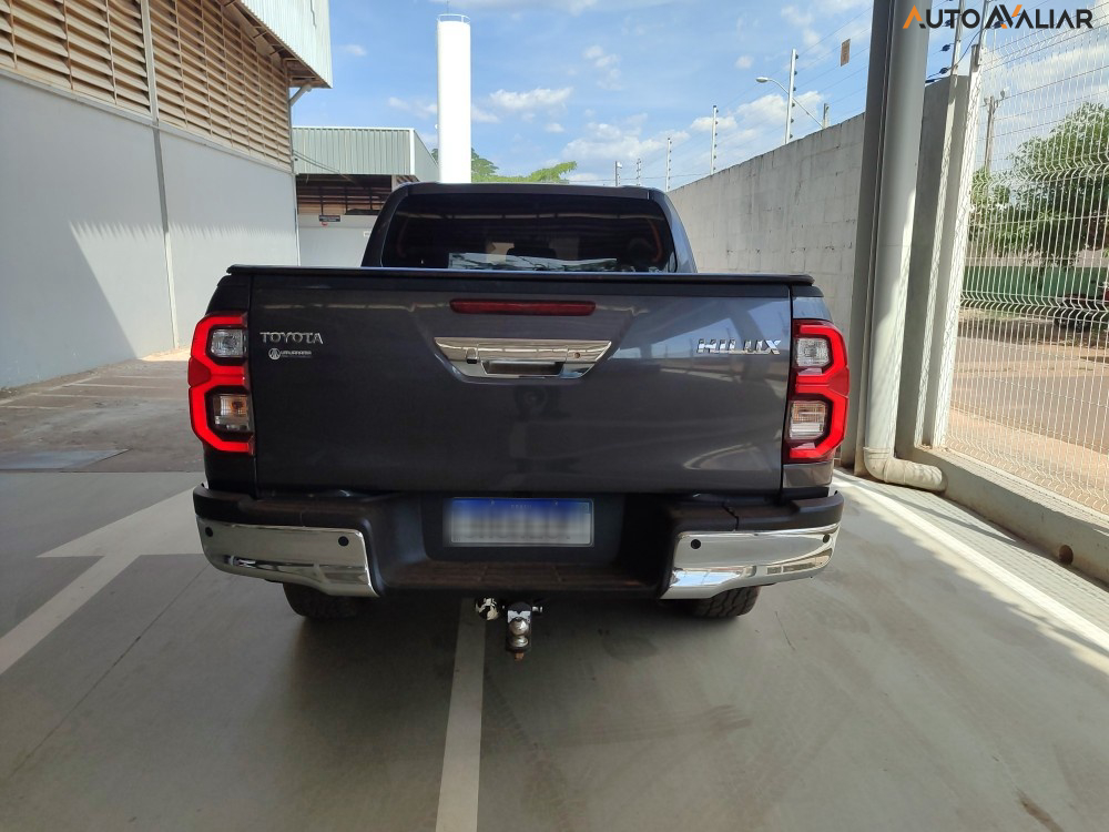 TOYOTA HILUX 2.8 D-4D TURBO DIESEL CD SR 4X4 AUTOM&Aacute;TICA