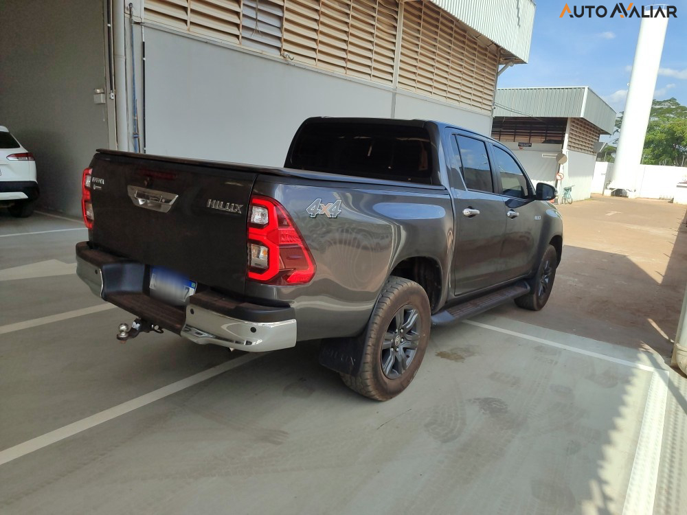 TOYOTA HILUX 2.8 D-4D TURBO DIESEL CD SR 4X4 AUTOM&Aacute;TICA