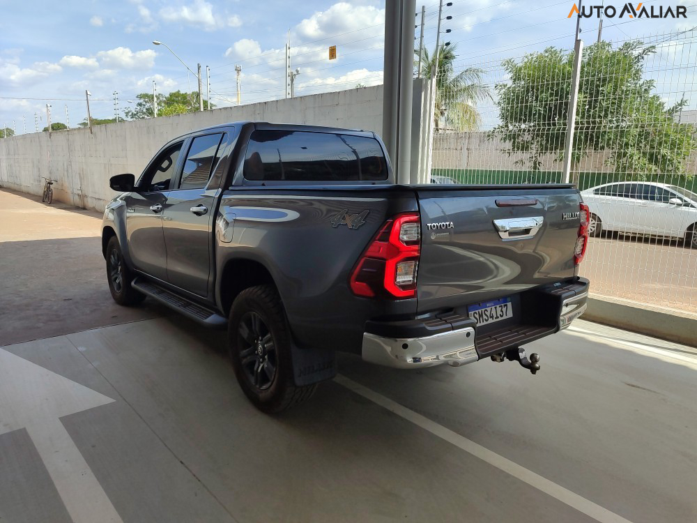 TOYOTA HILUX 2.8 D-4D TURBO DIESEL CD SR 4X4 AUTOM&Aacute;TICA