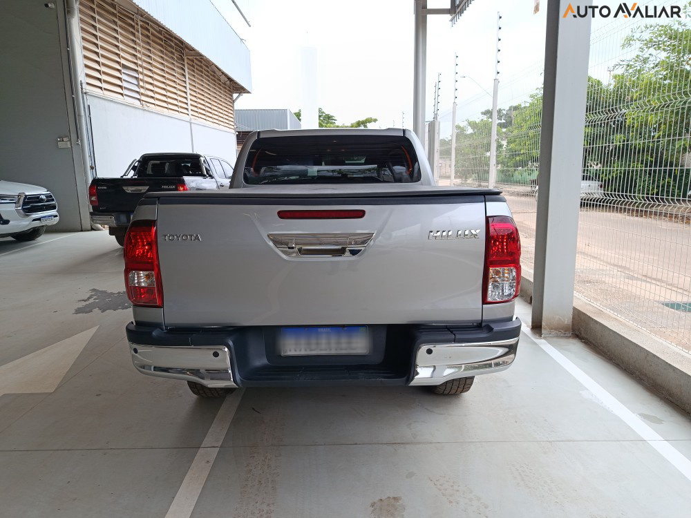 TOYOTA HILUX 2.8 D-4D TURBO DIESEL CD SR 4X4 AUTOM&Aacute;TICO
