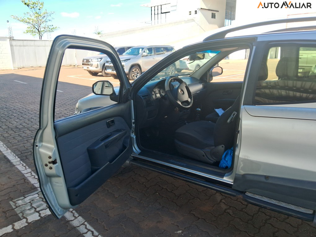 FIAT STRADA 1.8 MPI ADVENTURE CD 16V FLEX 2P MANUAL