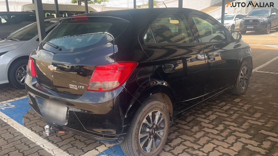 CHEVROLET ONIX 1.4 MPFI LTZ 8V FLEX 4P MANUAL