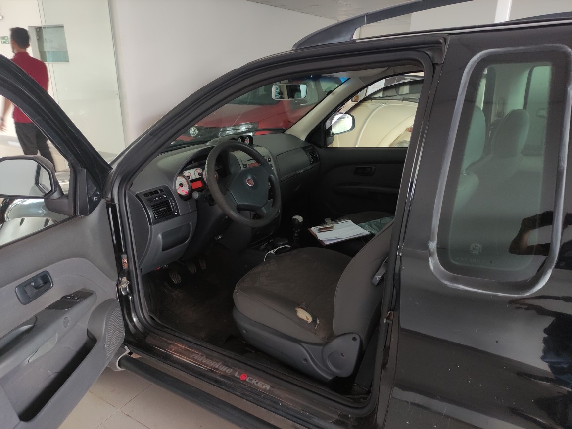 FIAT STRADA 1.8 MPI ADVENTURE CE 8V FLEX 2P MANUAL