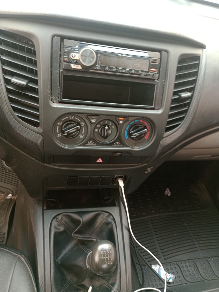 MITSUBISHI L200 TRITON  2.4 16V TURBO DIESEL SPORT GL CD 4P 4X4 MANUAL