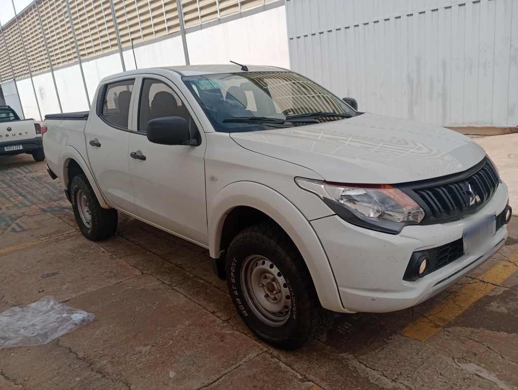 MITSUBISHI L200 TRITON  2.4 16V TURBO DIESEL SPORT GL CD 4P 4X4 MANUAL