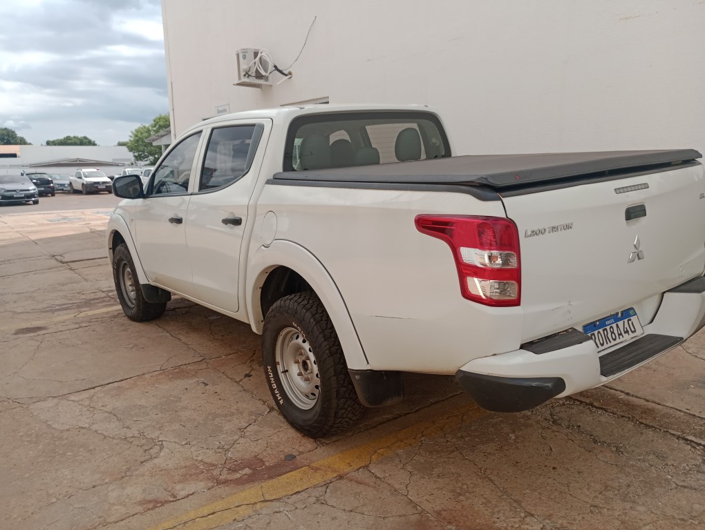 MITSUBISHI L200 TRITON  2.4 16V TURBO DIESEL SPORT GL CD 4P 4X4 MANUAL