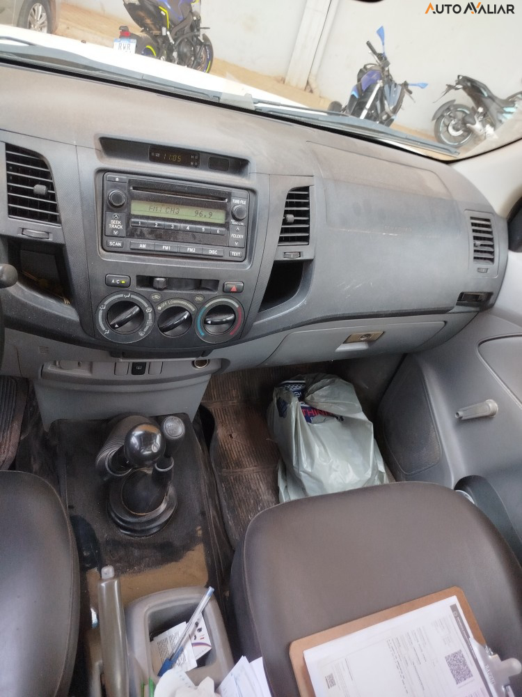 TOYOTA HILUX 2.5 STD 4X4 CD 16V TURBO DIESEL 4P MANUAL