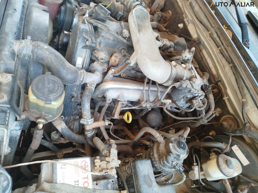 TOYOTA HILUX 2.5 STD 4X4 CD 16V TURBO DIESEL 4P MANUAL