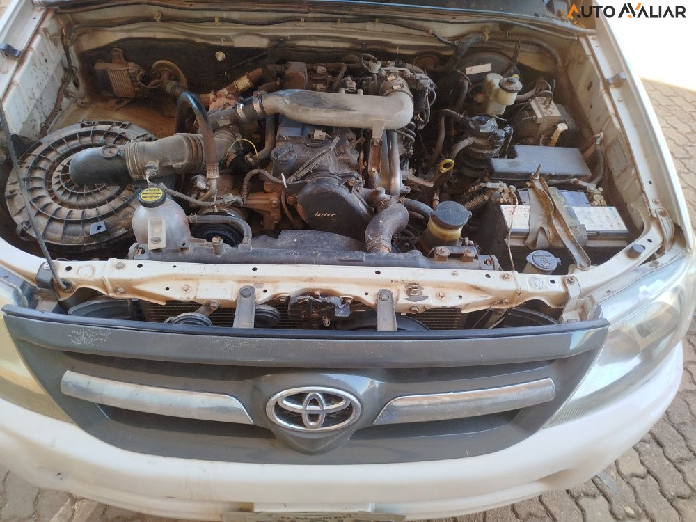 TOYOTA HILUX 2.5 STD 4X4 CD 16V TURBO DIESEL 4P MANUAL