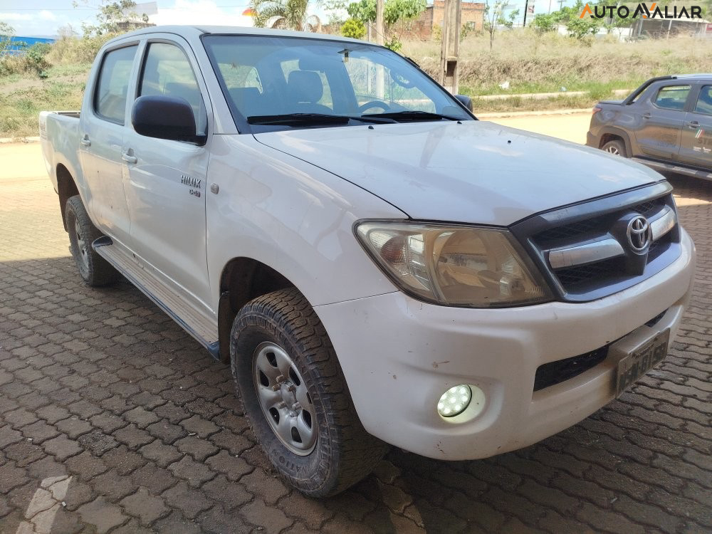 TOYOTA HILUX 2.5 STD 4X4 CD 16V TURBO DIESEL 4P MANUAL