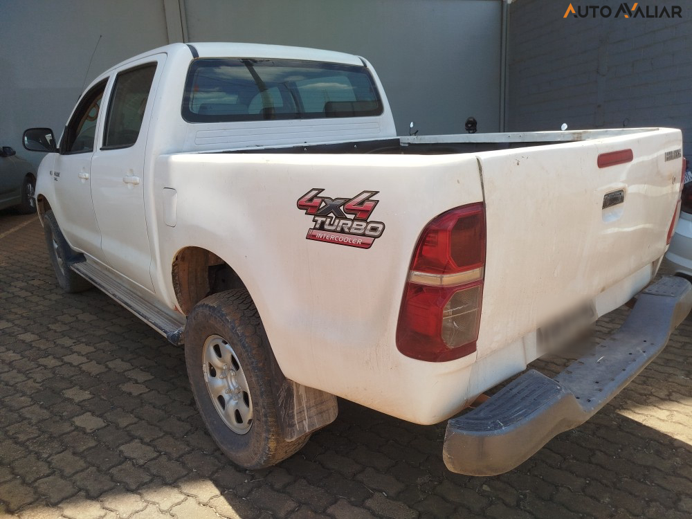 TOYOTA HILUX 2.5 STD 4X4 CD 16V TURBO DIESEL 4P MANUAL