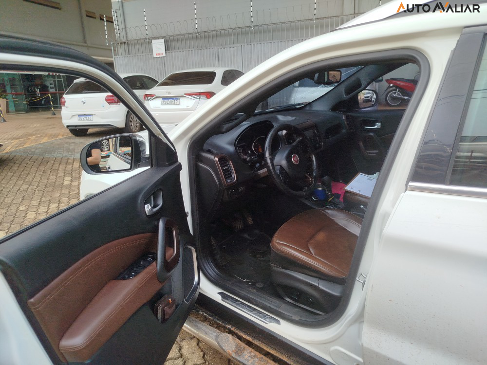 FIAT TORO 2.0 16V TURBO DIESEL RANCH 4WD AT9