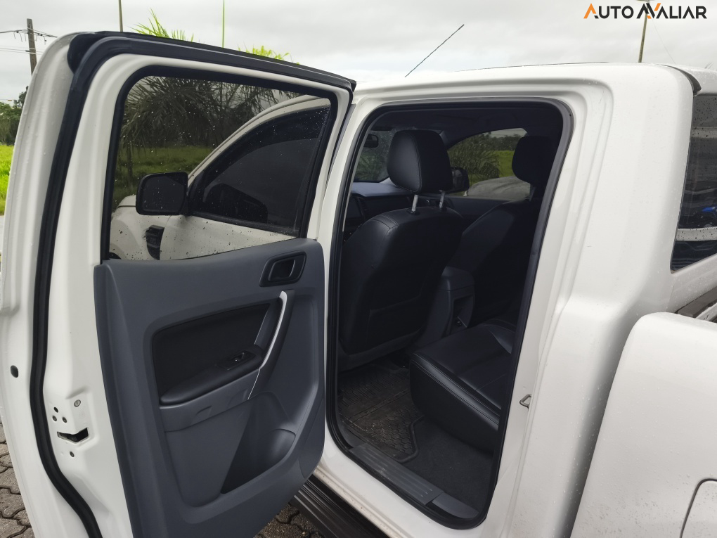 FORD RANGER 2.2 XLS 4X4 CD 16V DIESEL 4P AUTOMATICO