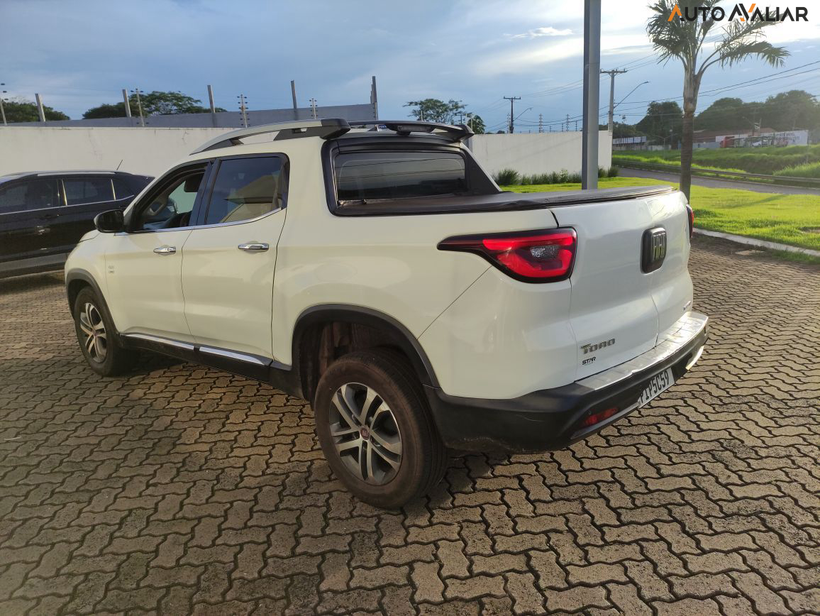 FIAT TORO 2.0 16V TURBO DIESEL VOLCANO 4WD AT9