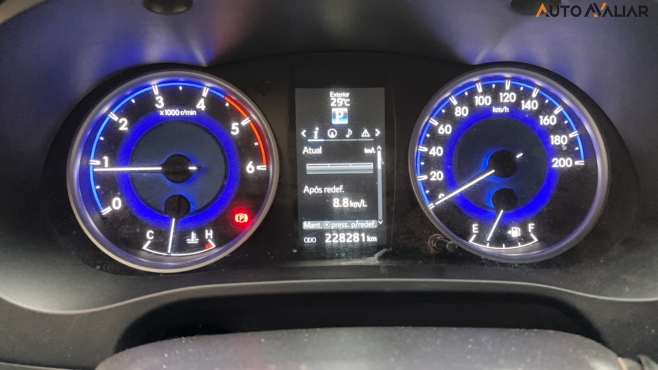 TOYOTA HILUX 2.8 SRX 4X4 CD 16V DIESEL 4P AUTOMATICO