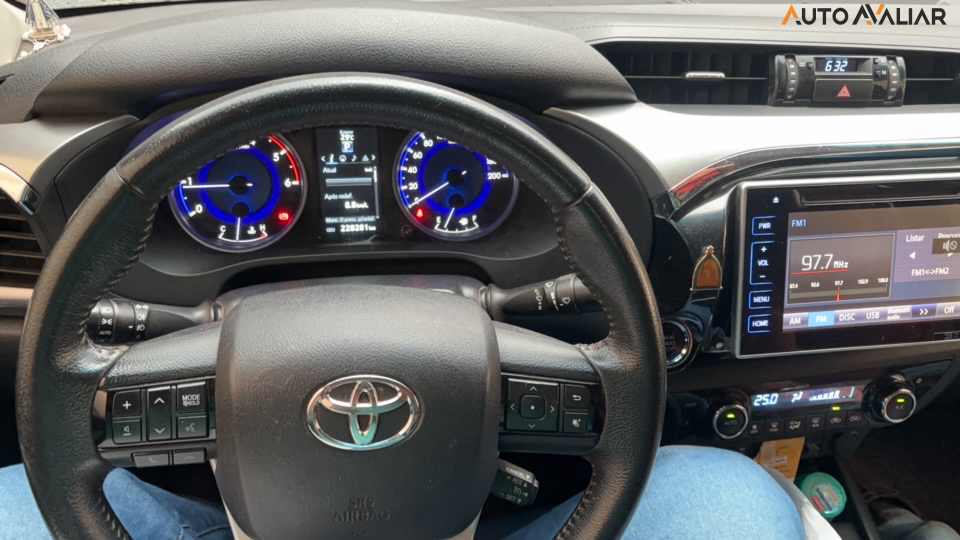 TOYOTA HILUX 2.8 SRX 4X4 CD 16V DIESEL 4P AUTOMATICO