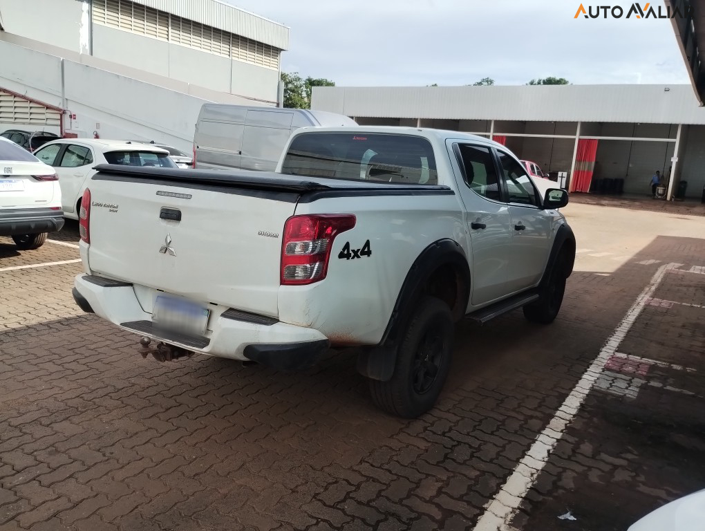 MITSUBISHI L200 2.4 16V TURBO DIESEL SPORT GLX CD 4P 4X4 MANUAL