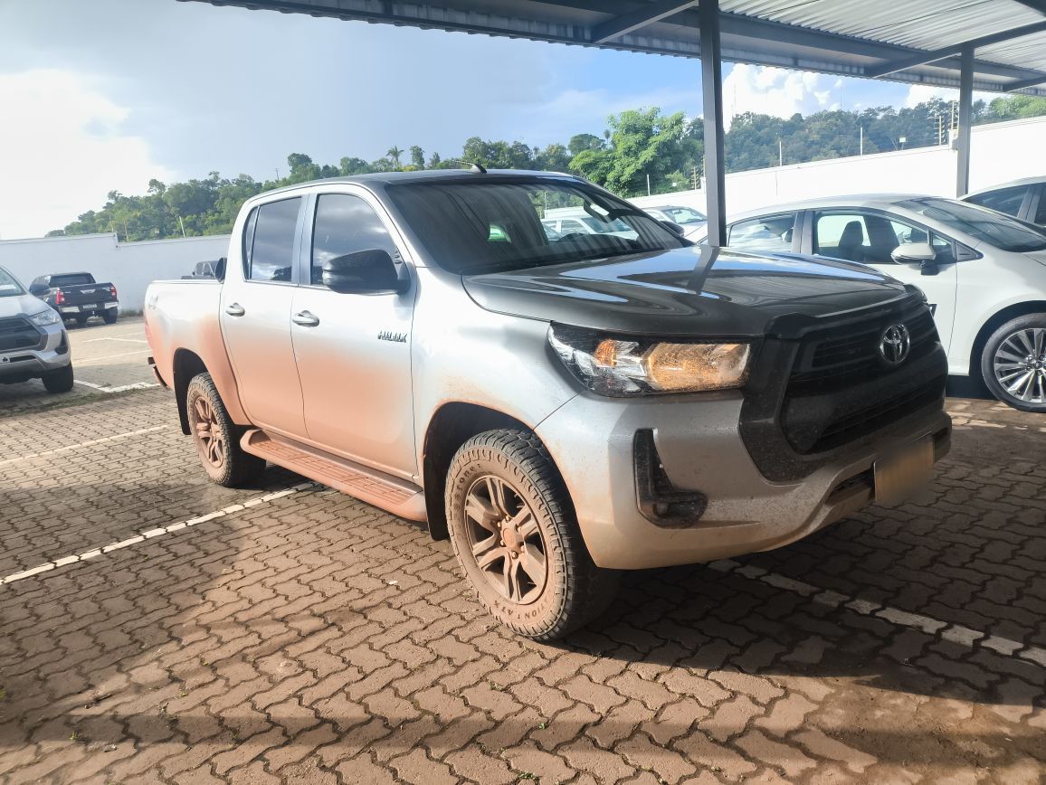 TOYOTA HILUX 2.8 D-4D TURBO DIESEL CD SR 4X4 AUTOM&Aacute;TICA