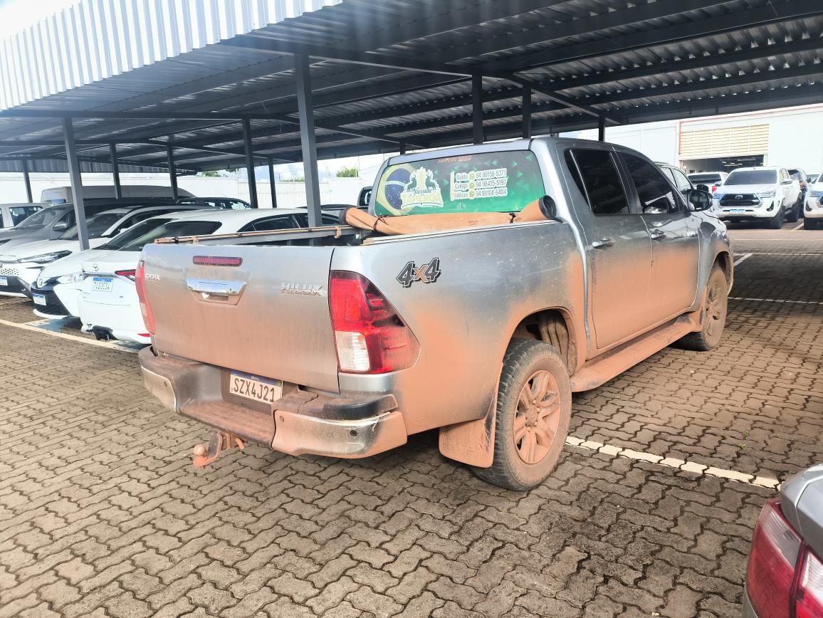 TOYOTA HILUX 2.8 D-4D TURBO DIESEL CD SR 4X4 AUTOM&Aacute;TICA