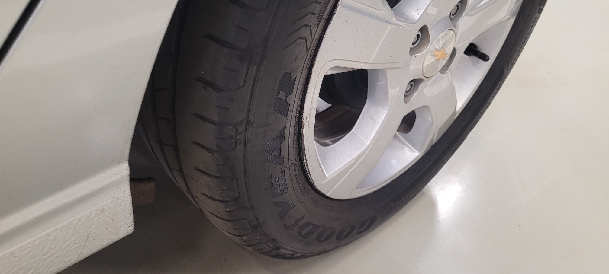 CHEVROLET ONIX 1.4 MPFI ACTIV 8V FLEX 4P AUTOMATICO