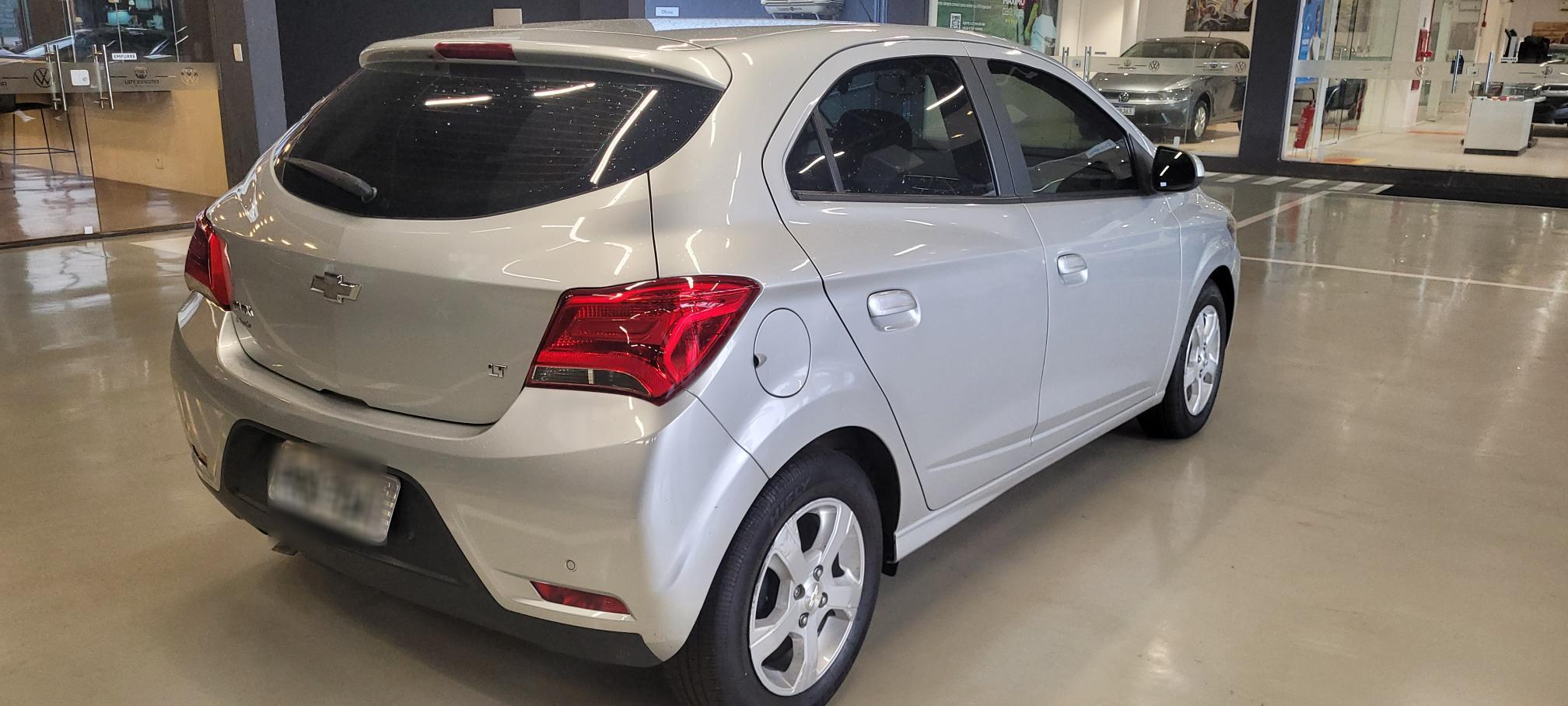 CHEVROLET ONIX 1.4 MPFI ACTIV 8V FLEX 4P AUTOMATICO