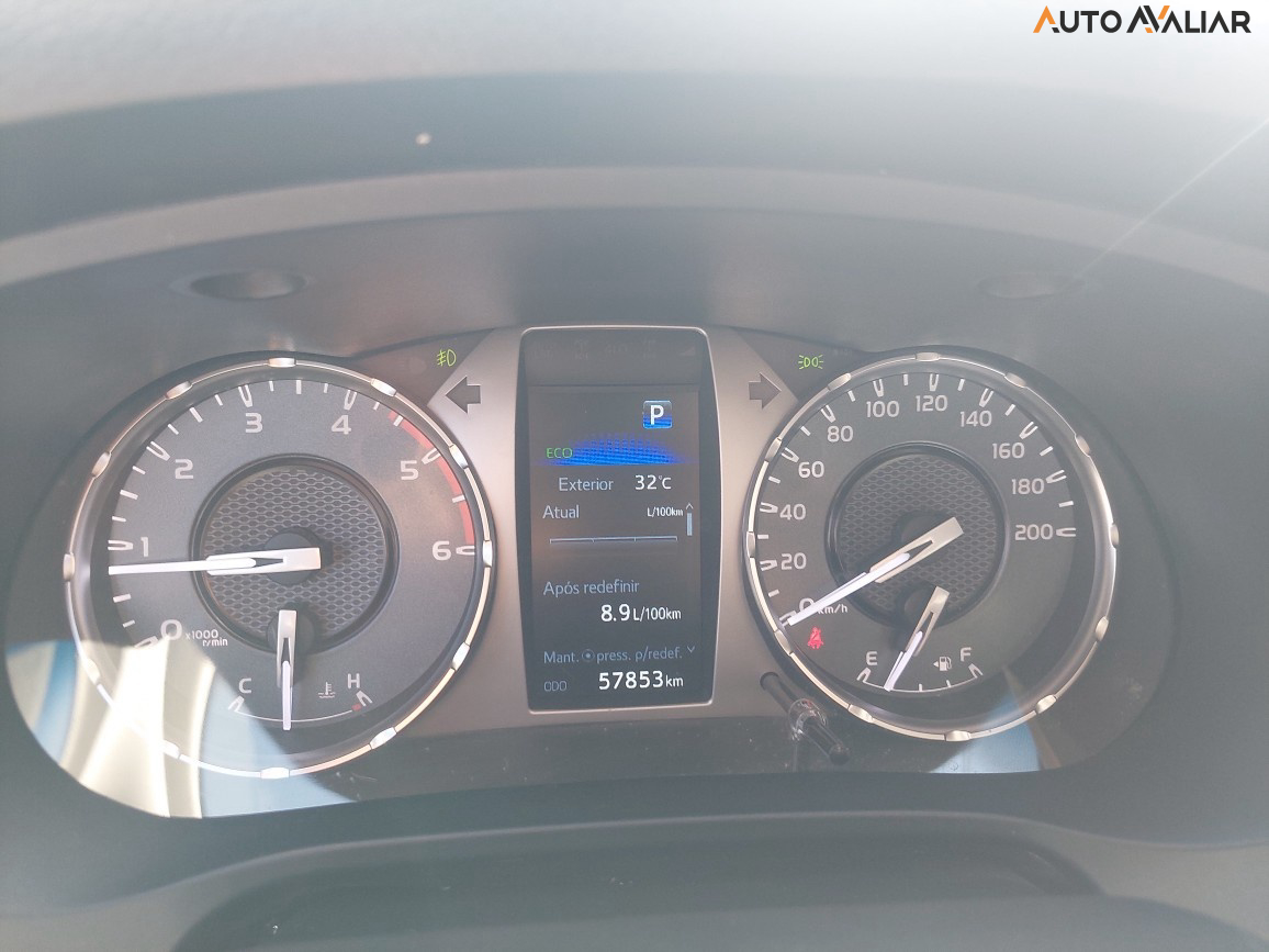 TOYOTA HILUX 2.8 D-4D TURBO DIESEL CD SRX 4X4 AUTOM&Aacute;TICO