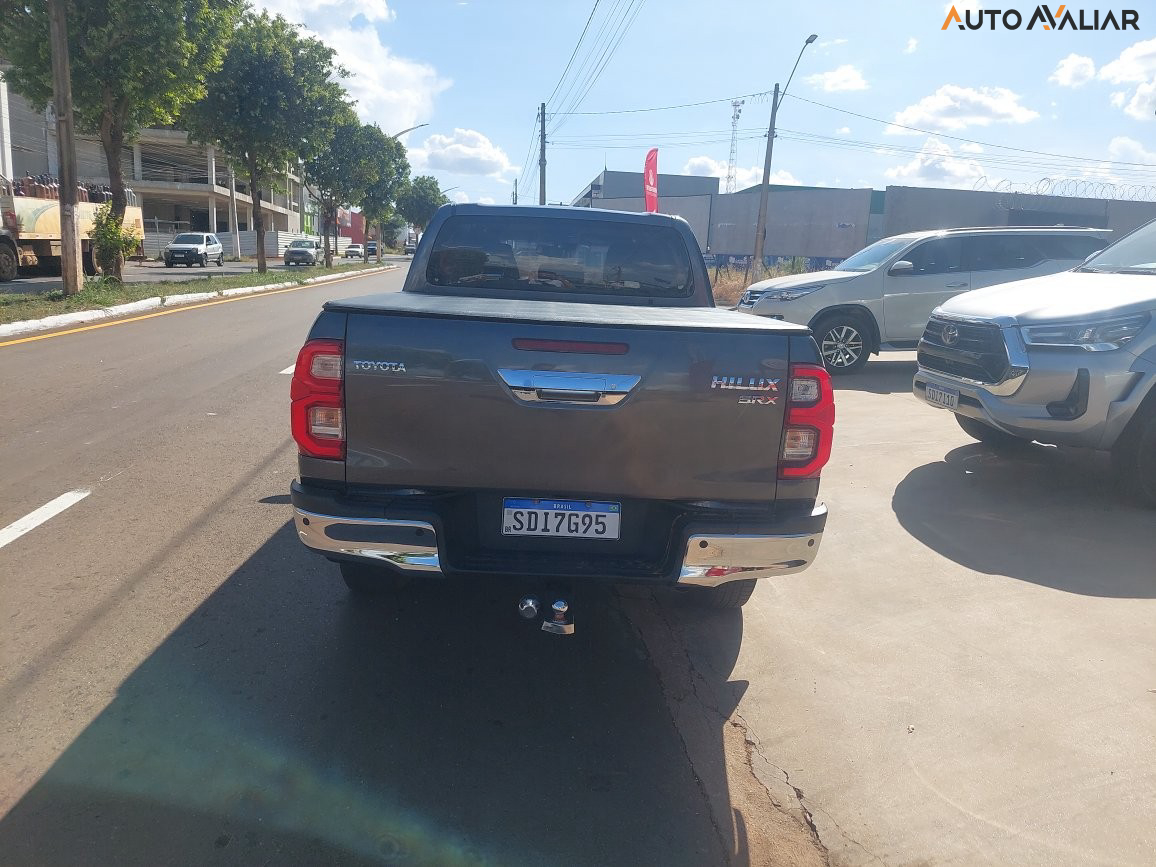 TOYOTA HILUX 2.8 D-4D TURBO DIESEL CD SRX 4X4 AUTOM&Aacute;TICO
