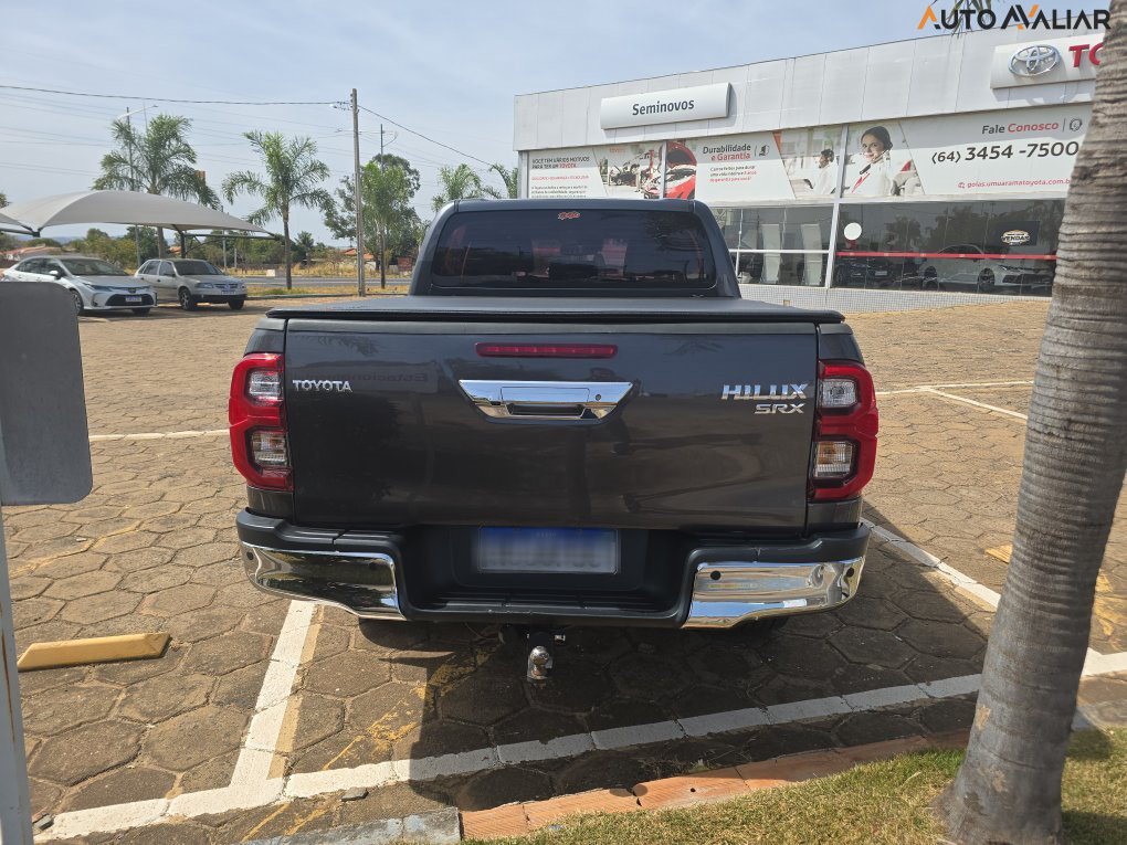 TOYOTA HILUX 2.8 D-4D TURBO DIESEL CD SRX 4X4 AUTOM&Aacute;TICO