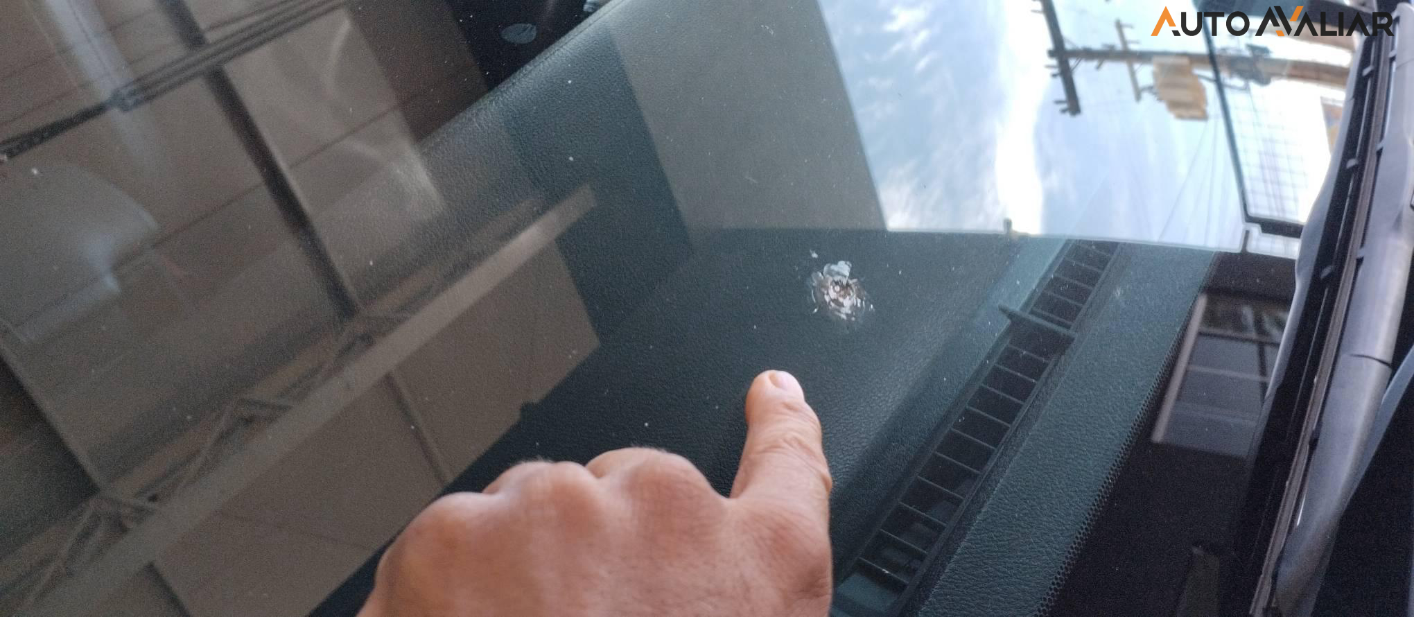 TOYOTA HILUX 2.8 D-4D TURBO DIESEL CD SRX 4X4 AUTOM&Aacute;TICO