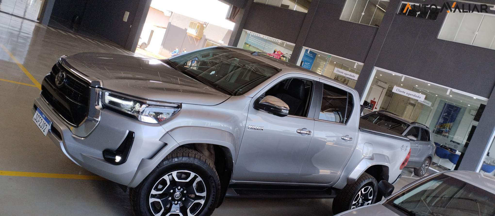 TOYOTA HILUX 2.8 D-4D TURBO DIESEL CD SRX 4X4 AUTOM&Aacute;TICO