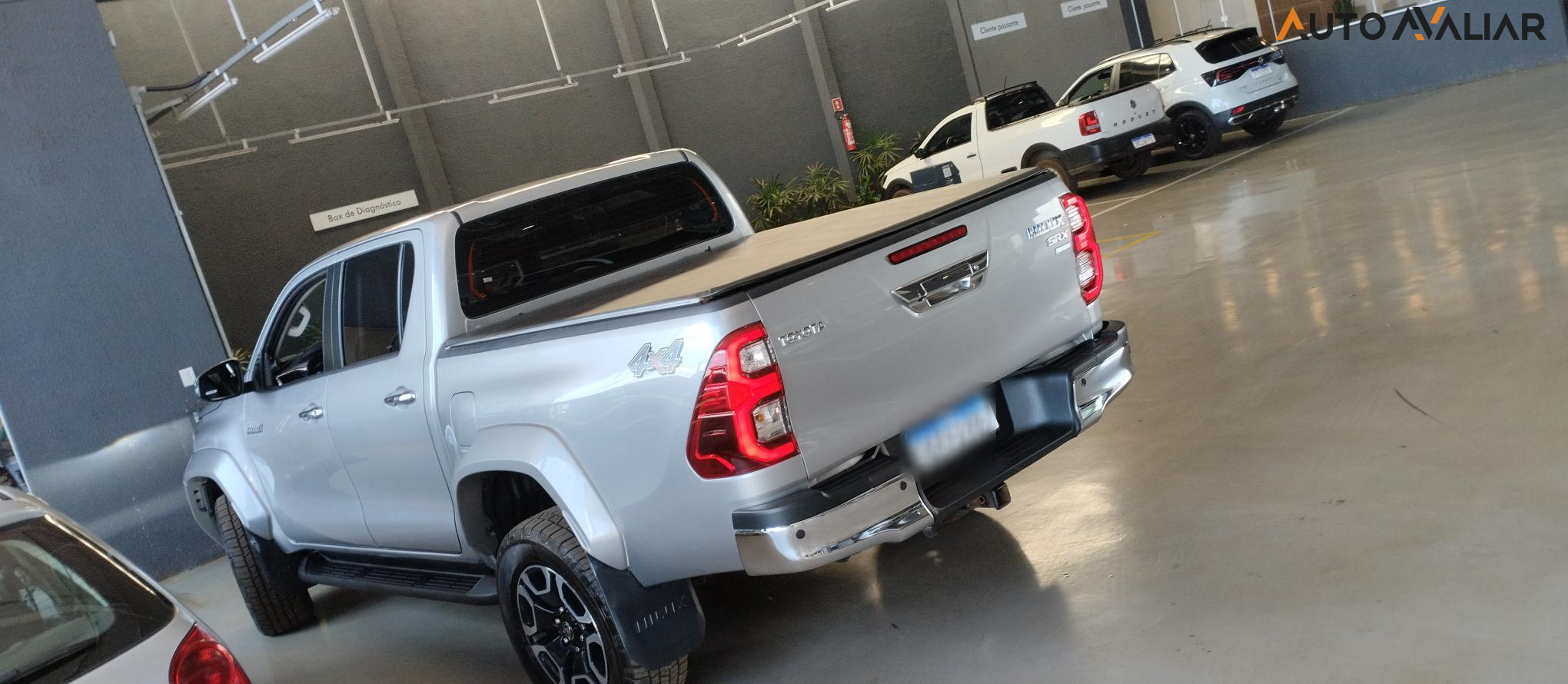 TOYOTA HILUX 2.8 D-4D TURBO DIESEL CD SRX 4X4 AUTOM&Aacute;TICO