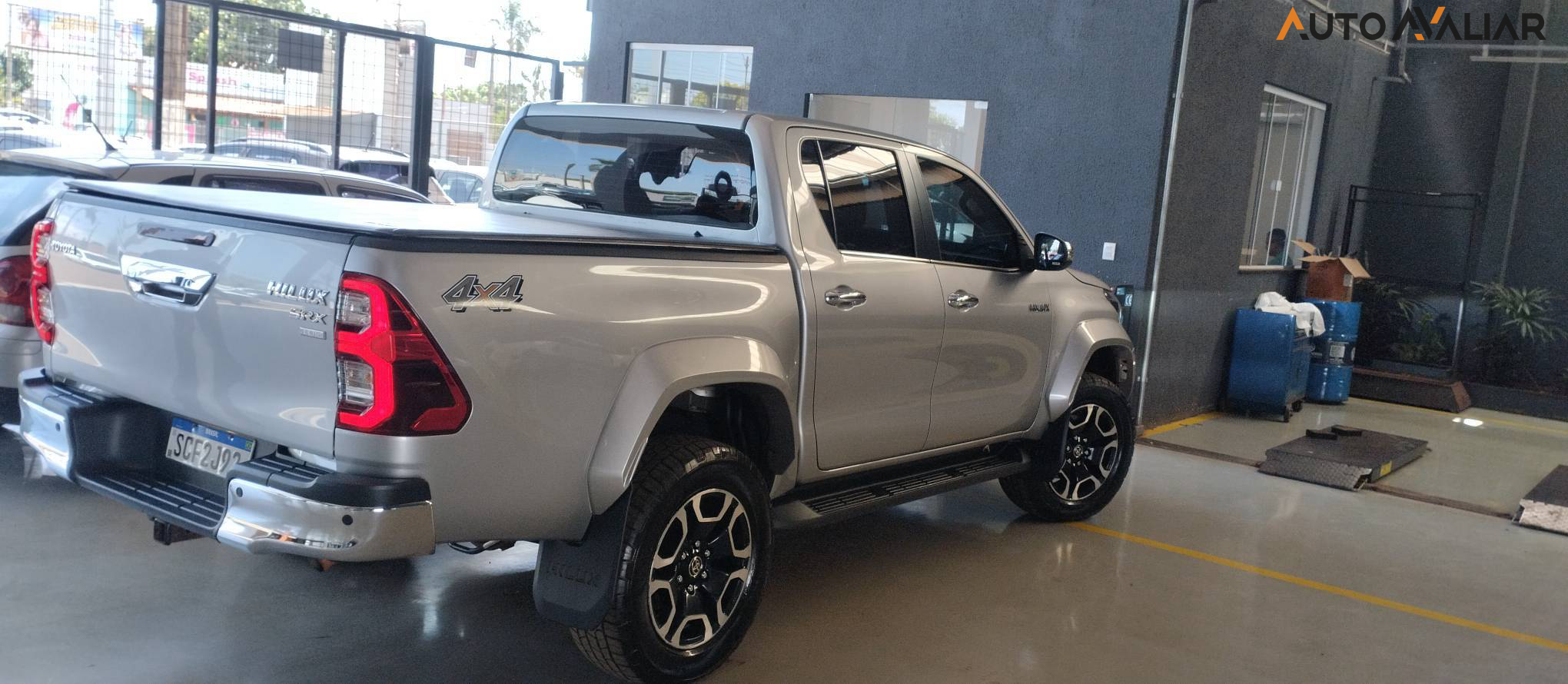 TOYOTA HILUX 2.8 D-4D TURBO DIESEL CD SRX 4X4 AUTOM&Aacute;TICO