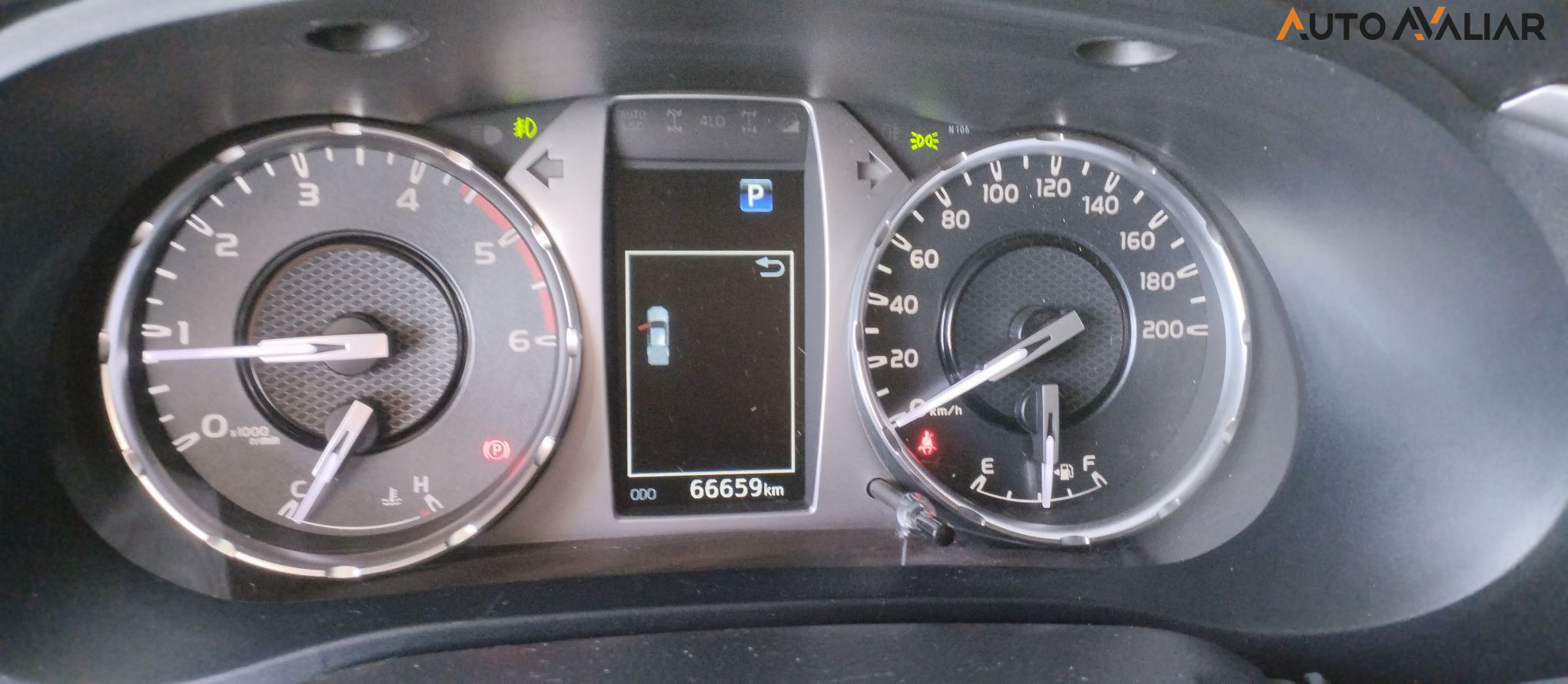 TOYOTA HILUX 2.8 D-4D TURBO DIESEL CD SRX 4X4 AUTOM&Aacute;TICO