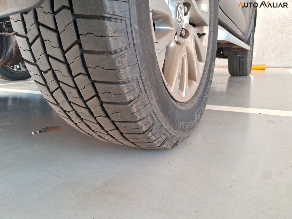 TOYOTA HILUX SW4 2.8 D-4D TURBO DIESEL SRX 7L 4X4 AUTOM&Aacute;TICO