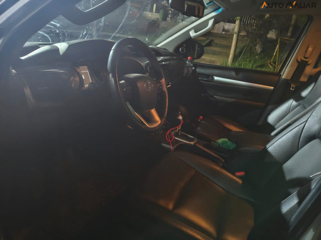 TOYOTA HILUX CD SRX 4X4 2.8 TDI 16V Diesel Aut.