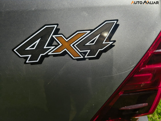 TOYOTA HILUX CD SRX 4X4 2.8 TDI 16V Diesel Aut.