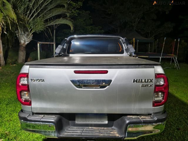 TOYOTA HILUX CD SRX 4X4 2.8 TDI 16V Diesel Aut.