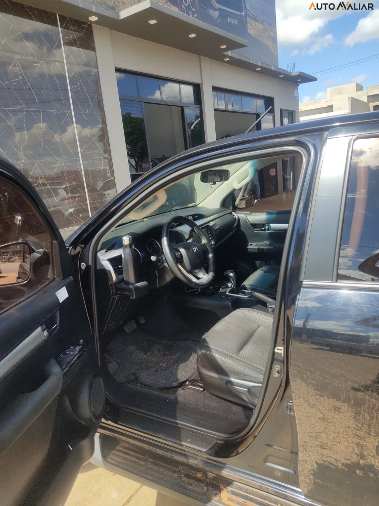 TOYOTA HILUX 2.8 SR 4X4 CD 16V DIESEL 4P AUTOMATICO