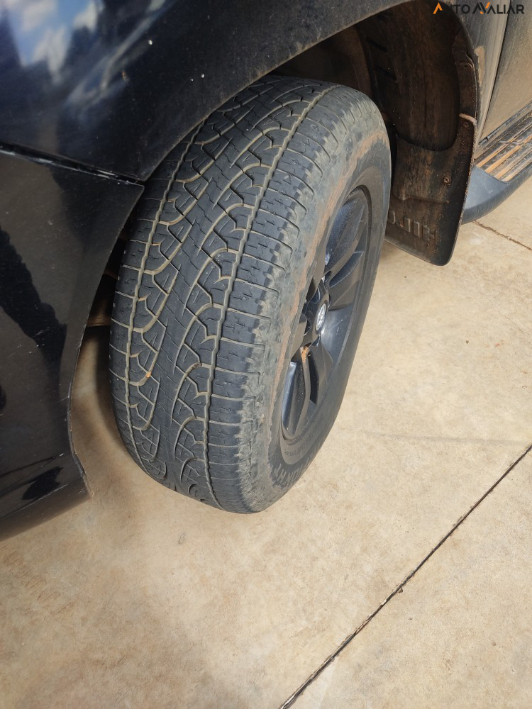 TOYOTA HILUX 2.8 SR 4X4 CD 16V DIESEL 4P AUTOMATICO