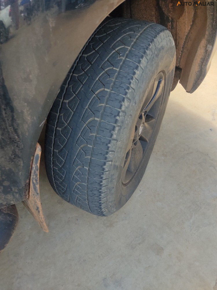 TOYOTA HILUX 2.8 SR 4X4 CD 16V DIESEL 4P AUTOMATICO