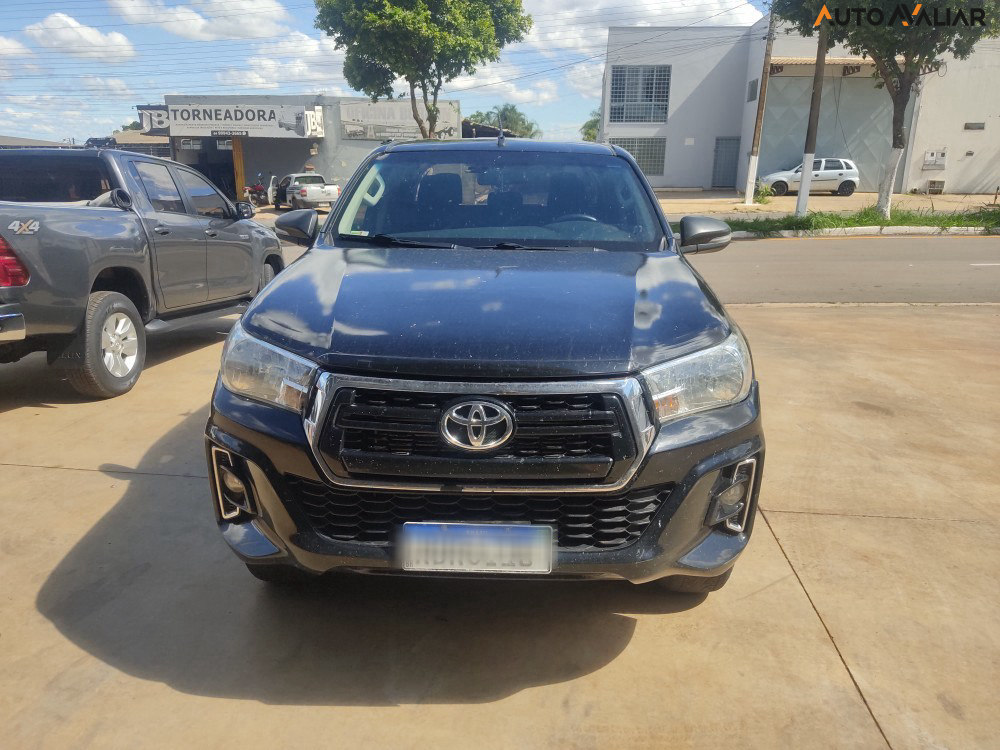 TOYOTA HILUX 2.8 SR 4X4 CD 16V DIESEL 4P AUTOMATICO