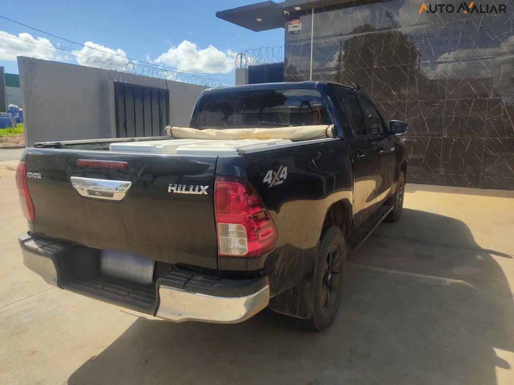 TOYOTA HILUX 2.8 SR 4X4 CD 16V DIESEL 4P AUTOMATICO