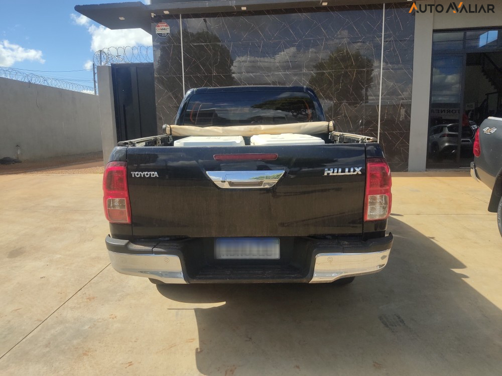 TOYOTA HILUX 2.8 SR 4X4 CD 16V DIESEL 4P AUTOMATICO
