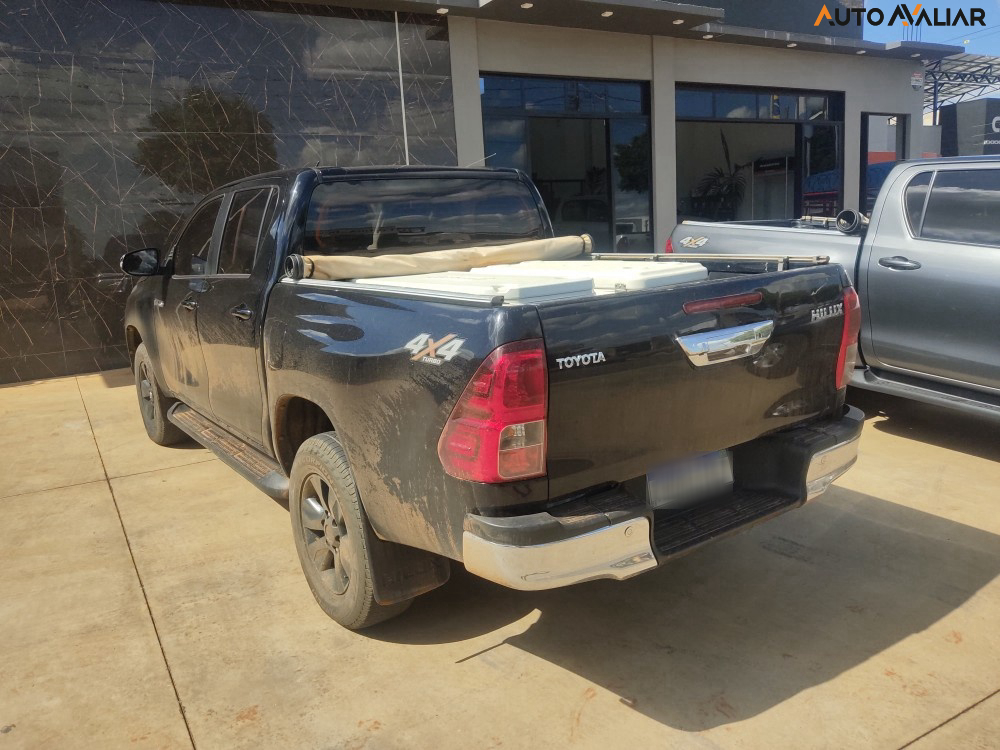 TOYOTA HILUX 2.8 SR 4X4 CD 16V DIESEL 4P AUTOMATICO