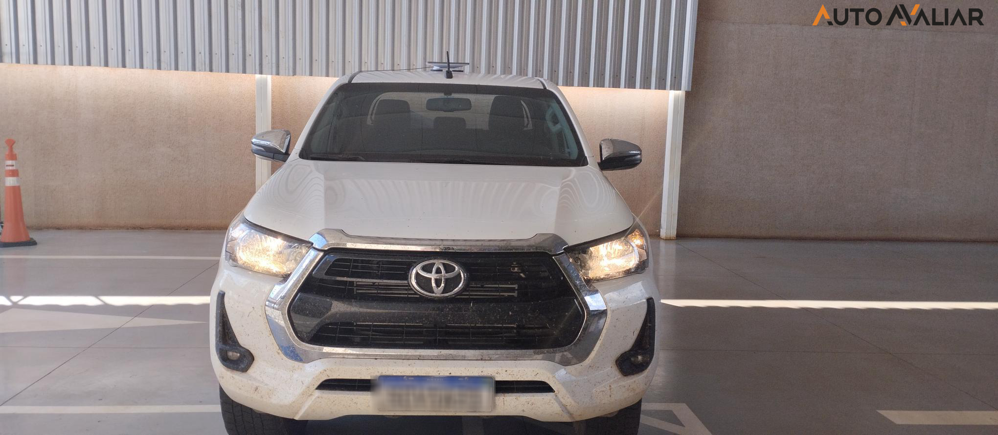 TOYOTA HILUX 2.8 D-4D TURBO DIESEL CD SRV 4X4 AUTOMÁTICO