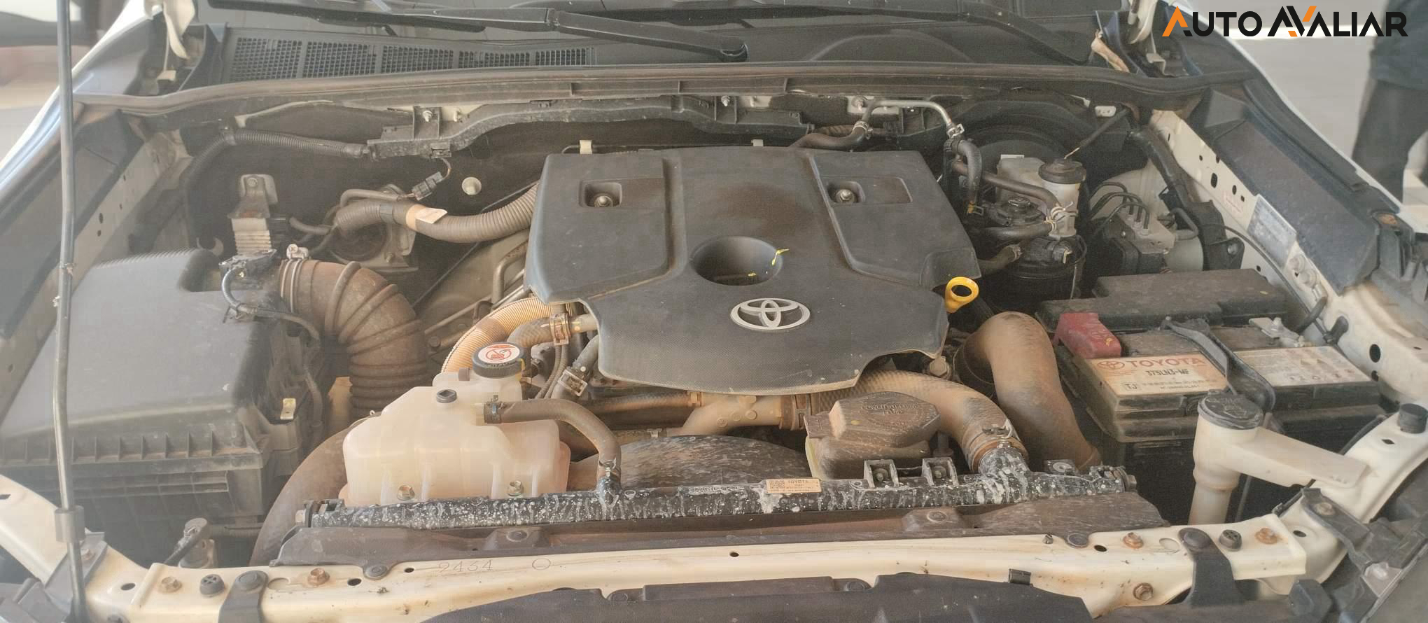 TOYOTA HILUX 2.8 D-4D TURBO DIESEL CD SRV 4X4 AUTOM&Aacute;TICO