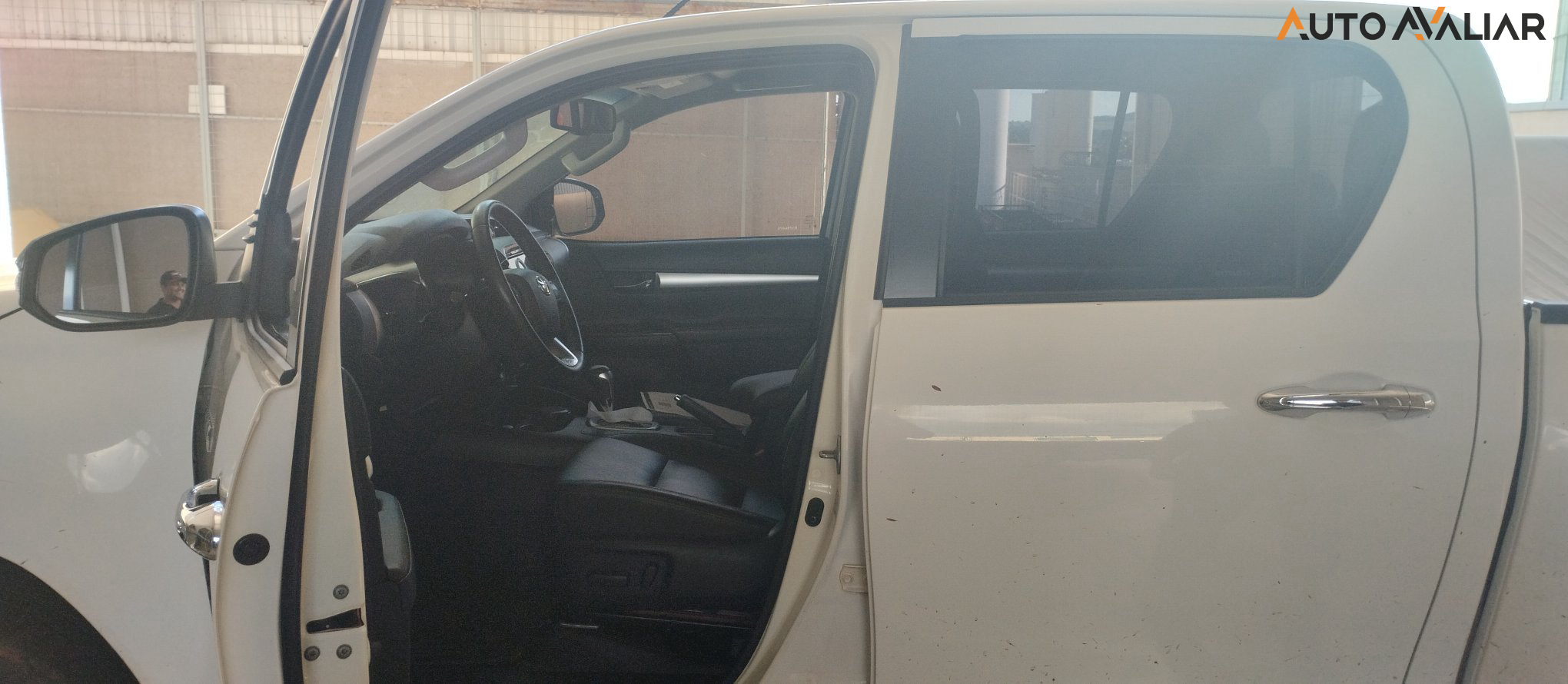 TOYOTA HILUX 2.8 D-4D TURBO DIESEL CD SRV 4X4 AUTOM&Aacute;TICO