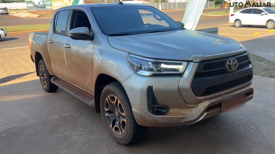TOYOTA HILUX 2.8 D-4D TURBO DIESEL CD SRV 4X4 AUTOMÁTICO