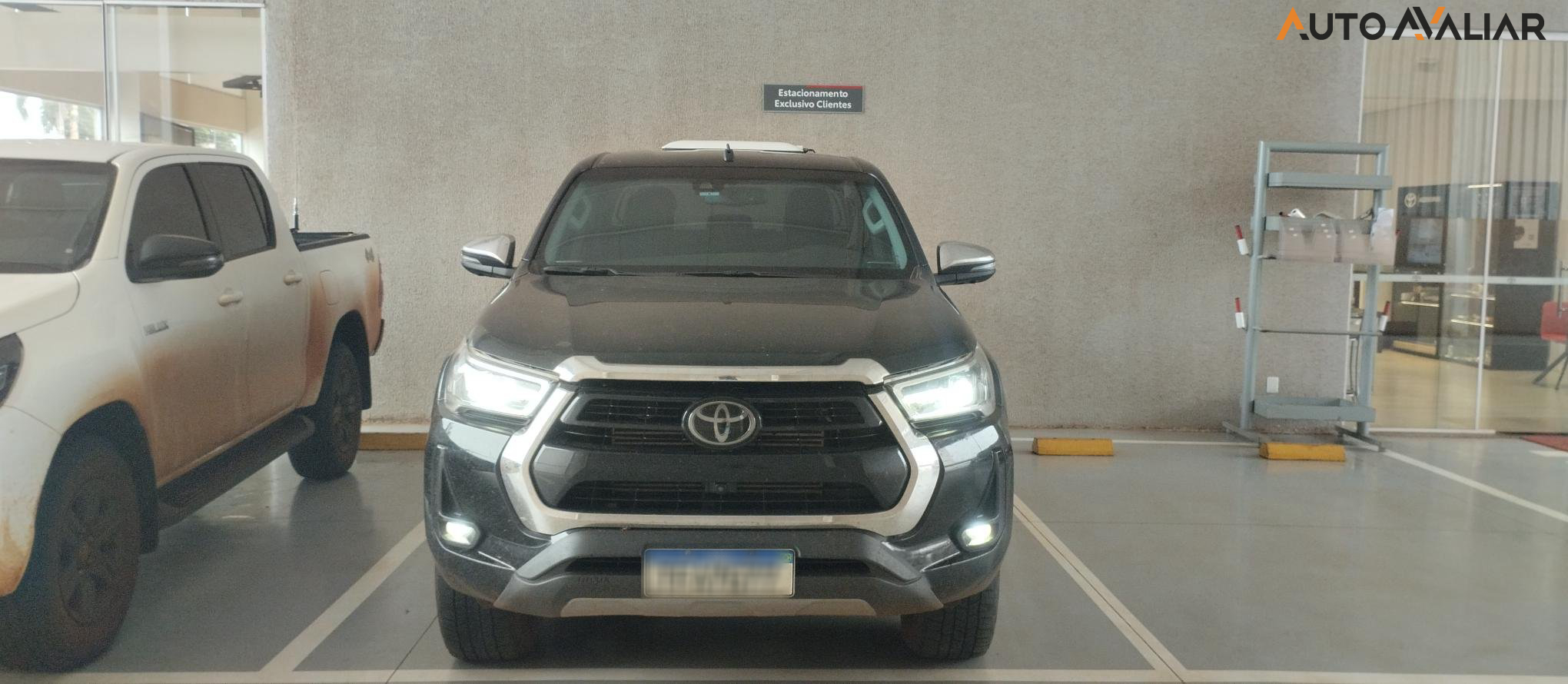 TOYOTA HILUX 2.8 D-4D TURBO DIESEL CD SRX 4X4 AUTOMÁTICO